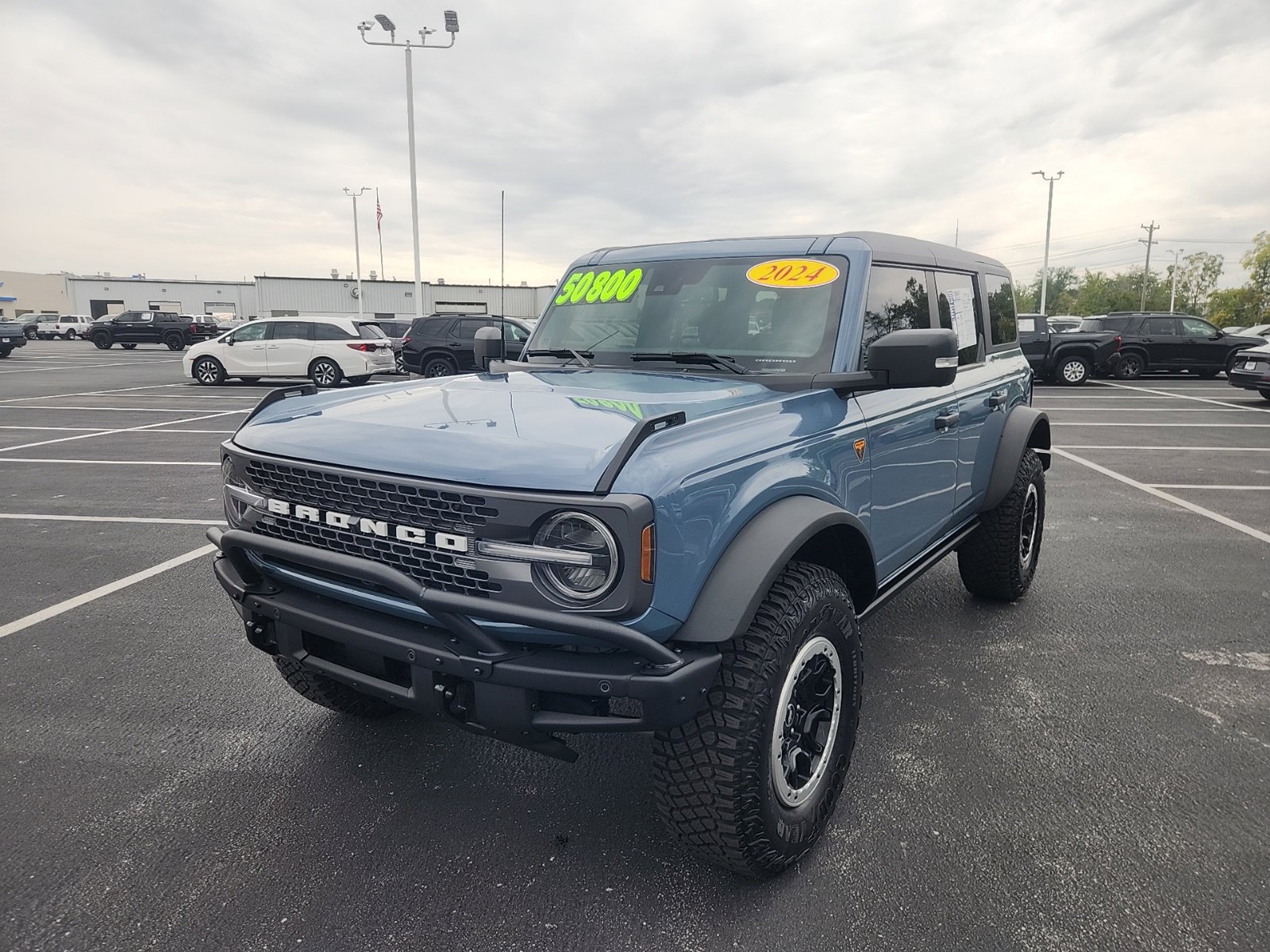 Used 2024 Ford Bronco Badlands AWD/4WD image 2