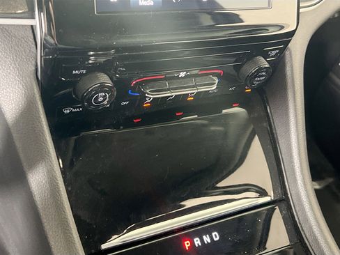 Used 2023 Jeep Grand Cherokee Laredo AWD/4WD image 15