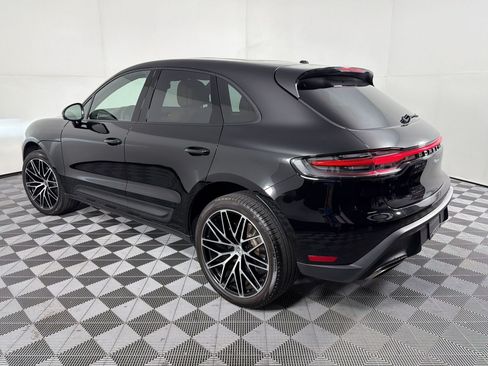 Certified 2026 Porsche Macan AWD/4WD image 3
