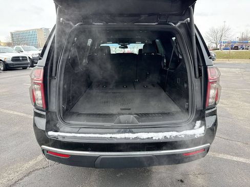 Used 2023 Chevrolet Suburban LT RWD image 25