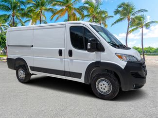 Used 2025 RAM ProMaster 2500 w/ Convenience Group FWD video 2