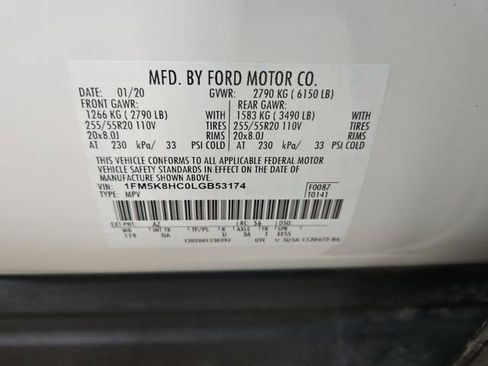 Used 2020 Ford Explorer Platinum w/ Premium Technology Package image 31