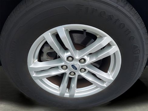 Used 2023 Ford Explorer XLT w/ Equipment Group 202A image 14