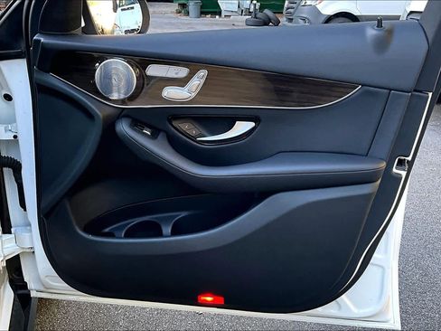 Used 2016 Mercedes-Benz GLC 300 image 22