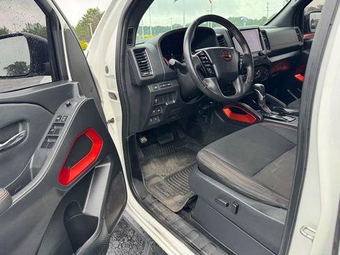 Used 2022 Nissan Frontier PRO-4X w/ Technology Package image 13