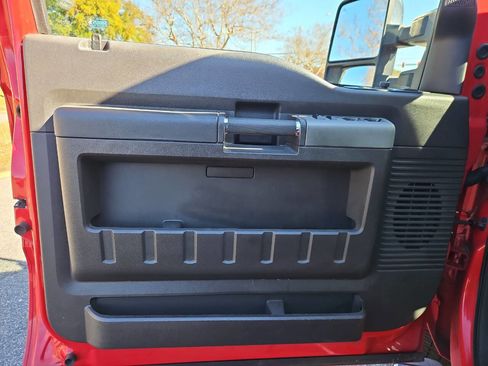 Used 2011 Ford F250 Lariat w/ Lariat Interior Pkg image 17
