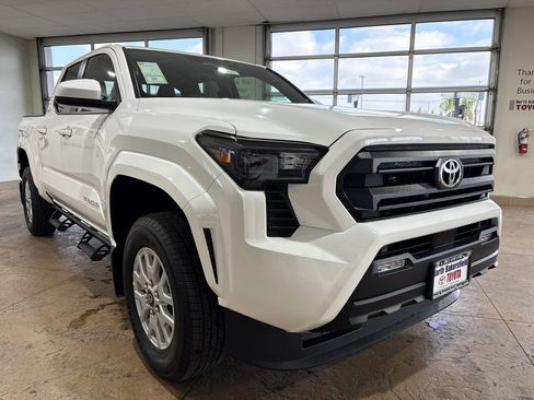 New 2025 Toyota Tacoma SR5 image 4