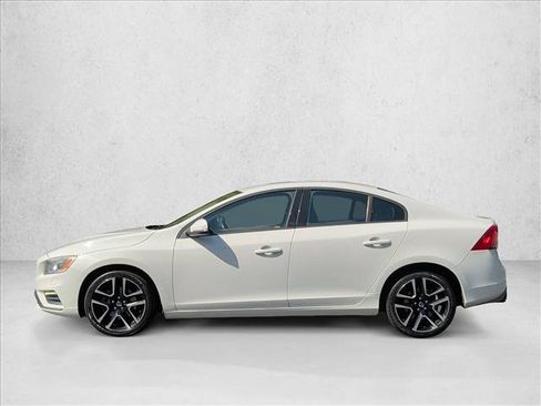 Used 2018 Volvo S60 T5 Dynamic w/ Vision Package FWD image 8