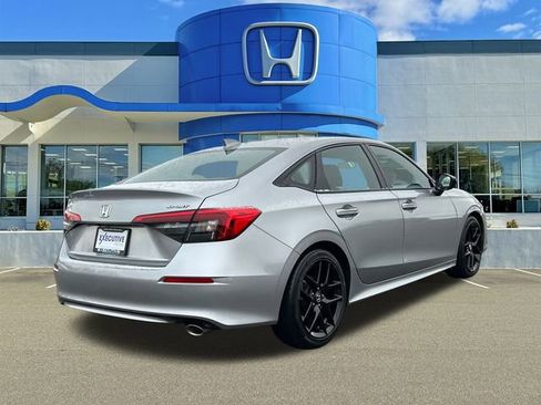 Used 2023 Honda Civic Sport image 2