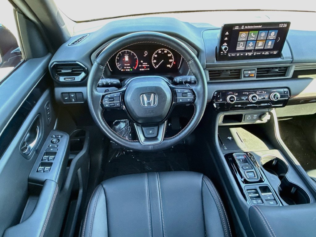 Used 2025 Honda Pilot TrailSport image 33