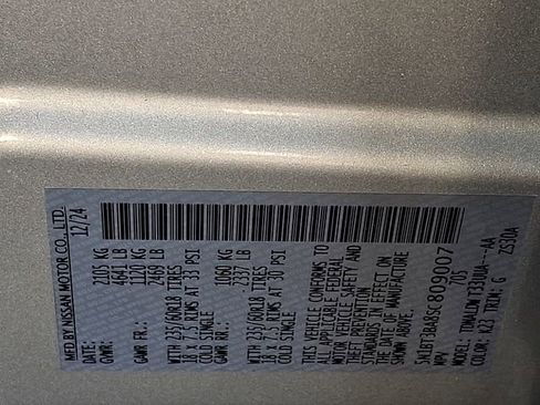 Certified 2025 Nissan Rogue SV image 27