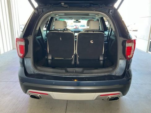 Used 2017 Ford Explorer Platinum image 20