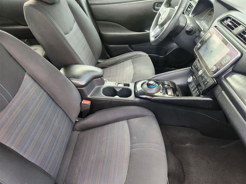 Used 2021 Nissan Leaf SV w/ SV Technology Package image 14