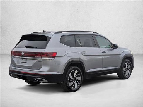 Used 2025 Volkswagen Atlas SE image 5
