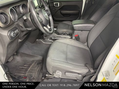 Used 2019 Jeep Wrangler Unlimited Sport S AWD/4WD image 17