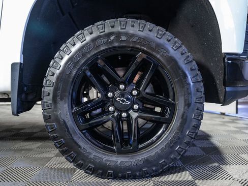 Used 2021 Chevrolet Silverado 1500 LT Trail Boss w/ LPO, Dark Essentials Package image 18