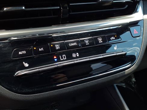 Used 2024 Buick Envista Avenir FWD image 39