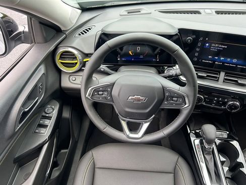 New 2026 Chevrolet Trax ACTIV w/ Sunroof Package FWD image 23