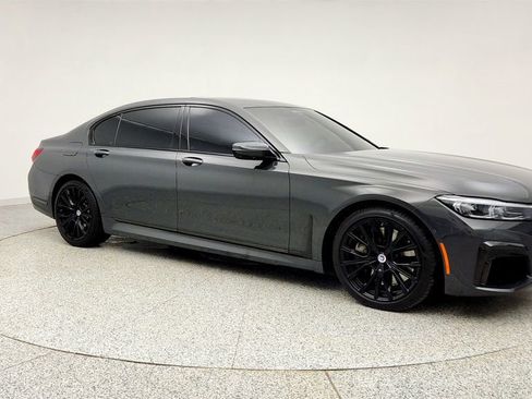 Used 2022 BMW 750i xDrive w/ Executive Package AWD/4WD image 3