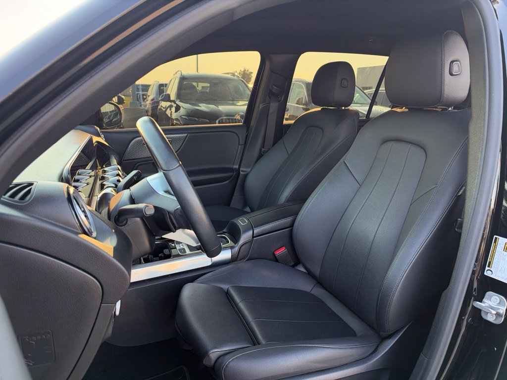 Used 2025 Mercedes-Benz GLB 250 image 13