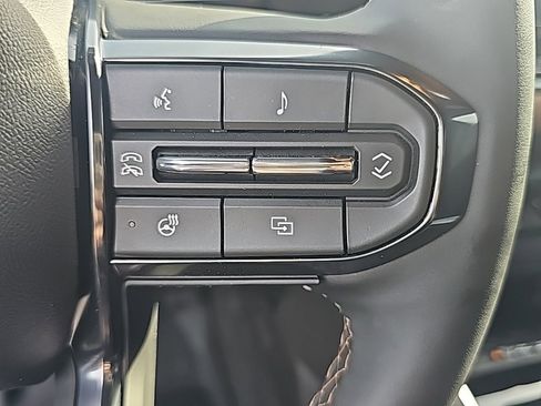 Used 2026 GMC Canyon AT4 w/ Technology Plus Package image 20