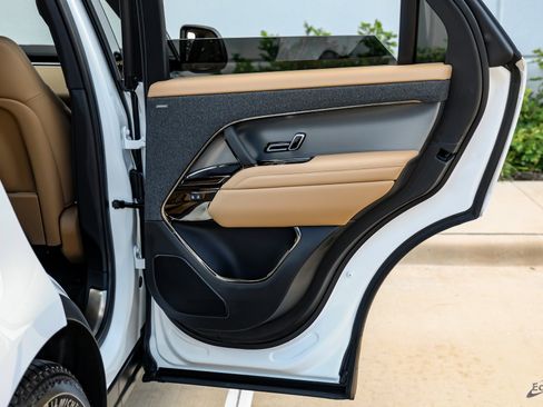 Used 2024 Land Rover Range Rover Sport SE image 78