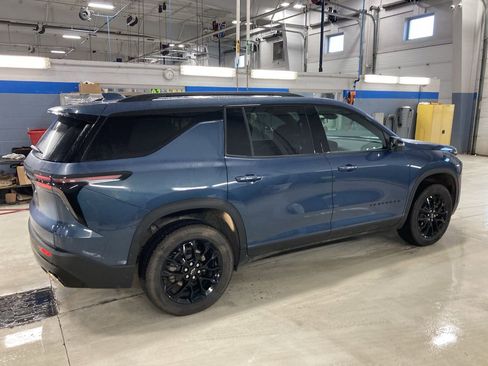 Used 2026 Chevrolet Traverse LT w/ Midnight/Sport Edition AWD/4WD image 8