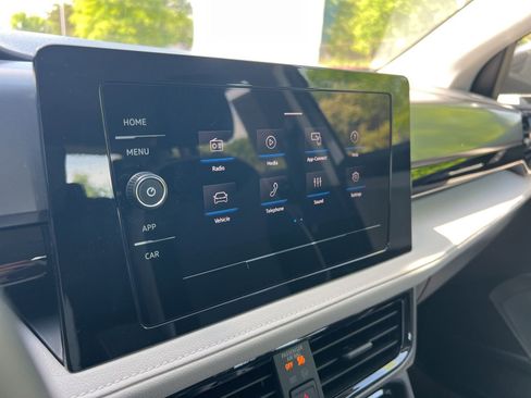 Certified 2025 Volkswagen Taos S FWD image 17