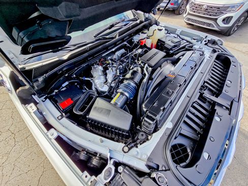 Used 2024 GMC Sierra 3500 Denali w/ Technology Package image 38