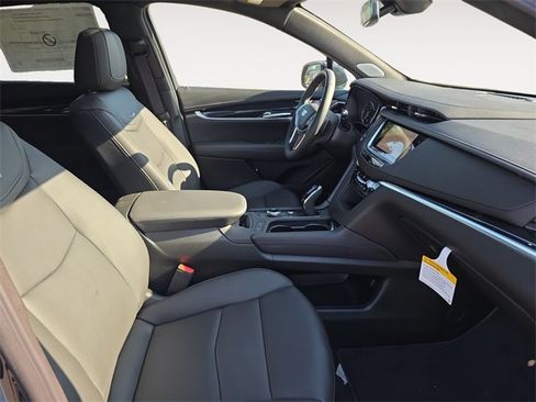 New 2025 Cadillac XT5 Premium Luxury image 15