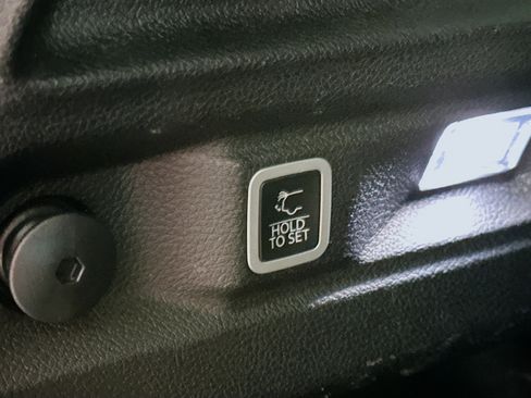 Used 2024 Jeep Grand Cherokee L Laredo image 31