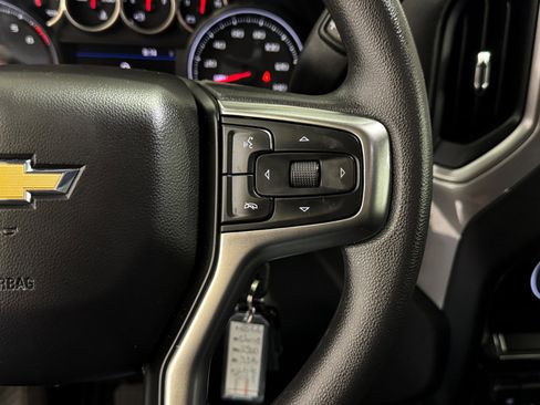 Used 2022 Chevrolet Silverado 2500 Custom w/ Custom Value Package image 23