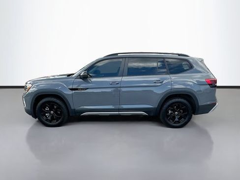 Used 2025 Volkswagen Atlas Peak Edition SE AWD/4WD image 9