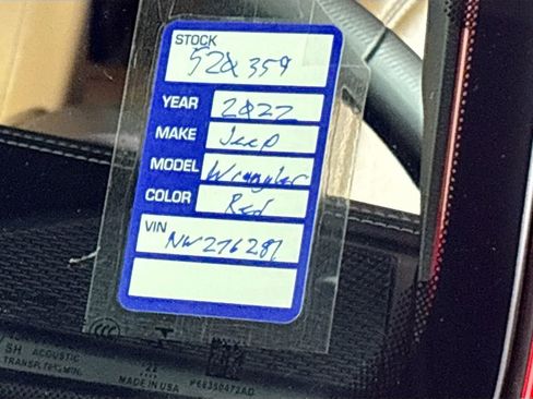 Used 2022 Jeep Wrangler Unlimited Sahara w/ Cold Weather Group image 24