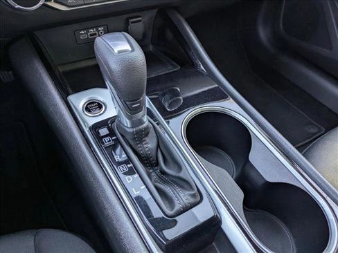 Used 2024 Nissan Altima 2.5 SV image 12