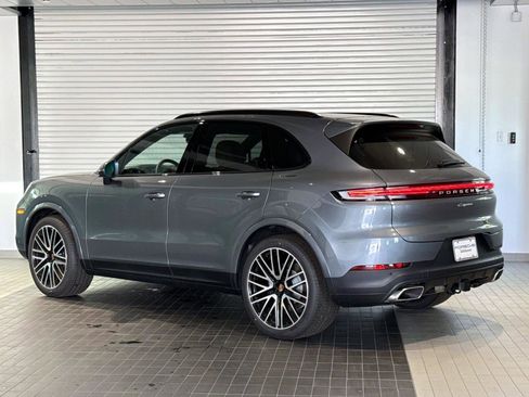 New 2026 Porsche Cayenne image 3