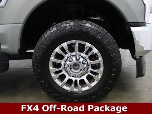 Used 2020 Ford F250 Lariat w/ Lariat Ultimate Package image 4