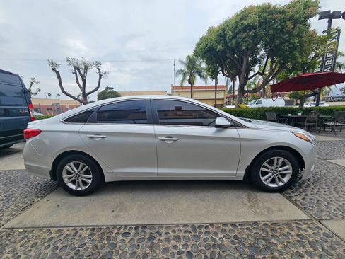 Used 2015 Hyundai Sonata SE w/ Option Group 09 FWD image 4