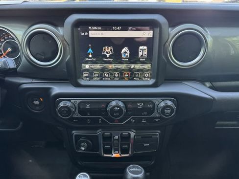 Used 2021 Jeep Gladiator Overland AWD/4WD image 18