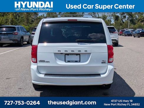 Used 2016 Dodge Grand Caravan R/T FWD image 4