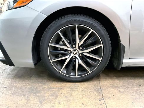 Used 2023 Toyota Camry SE FWD image 12