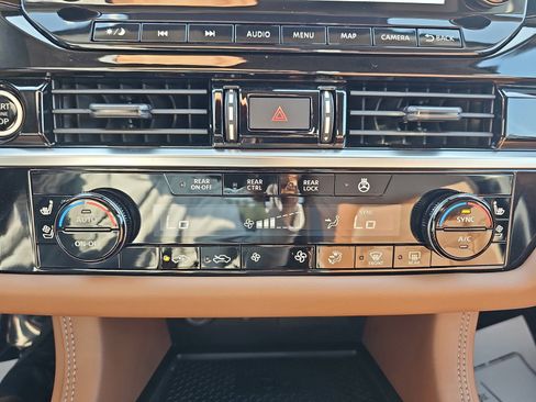 Used 2023 Nissan Pathfinder Platinum AWD/4WD image 26
