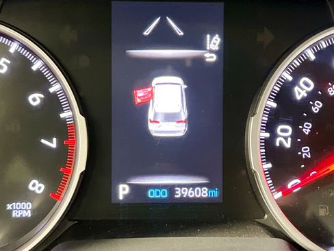 Used 2021 Toyota RAV4 LE FWD image 20