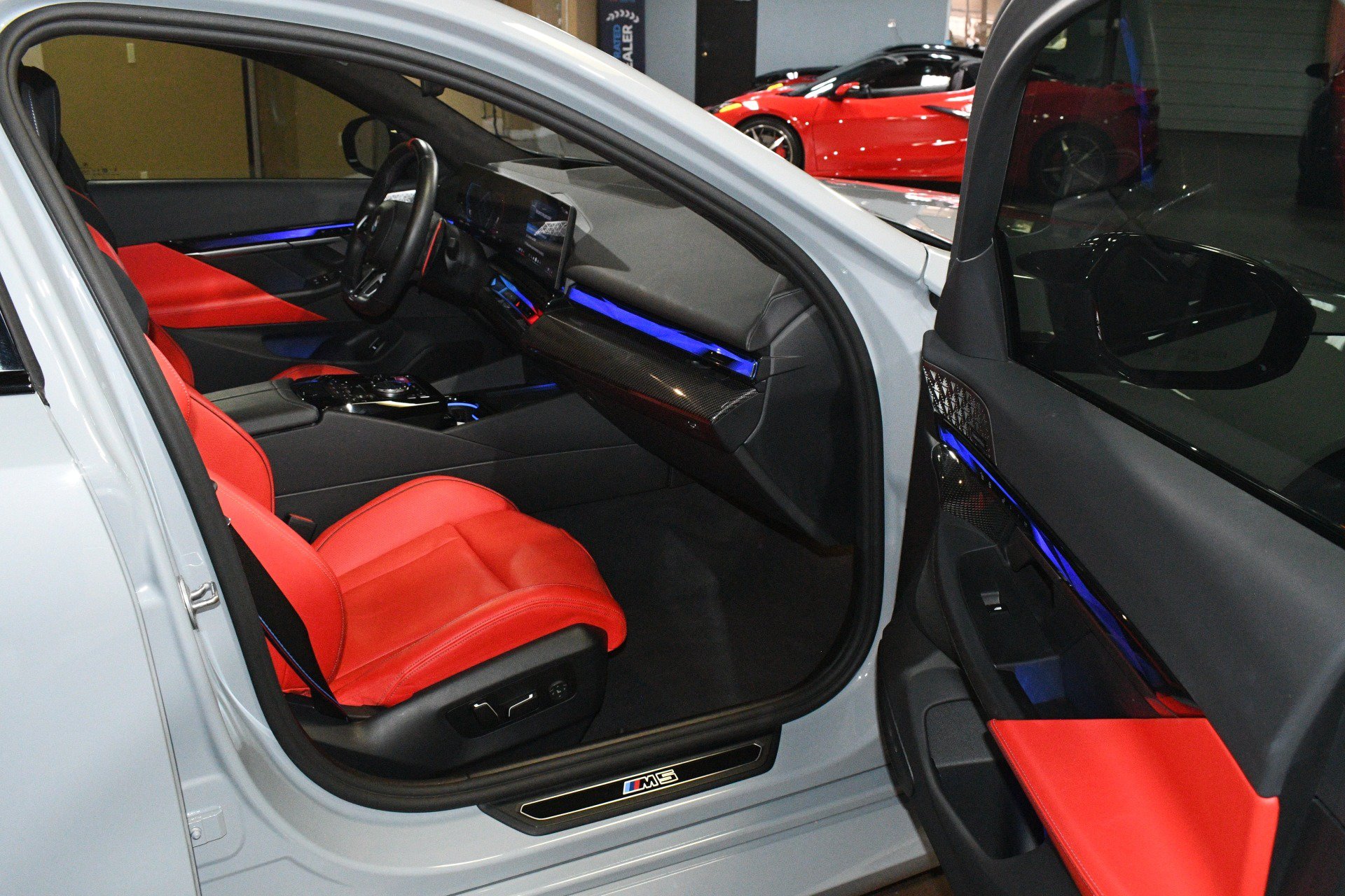 Used 2025 BMW M5 w/ Carbon Package AWD/4WD image 48