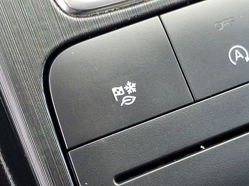 Certified 2023 Ford Escape Active AWD/4WD image 23
