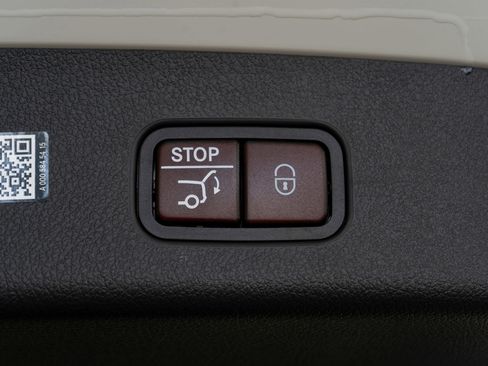 New 2025 Mercedes-Benz GLC 43 AMG 4MATIC image 35