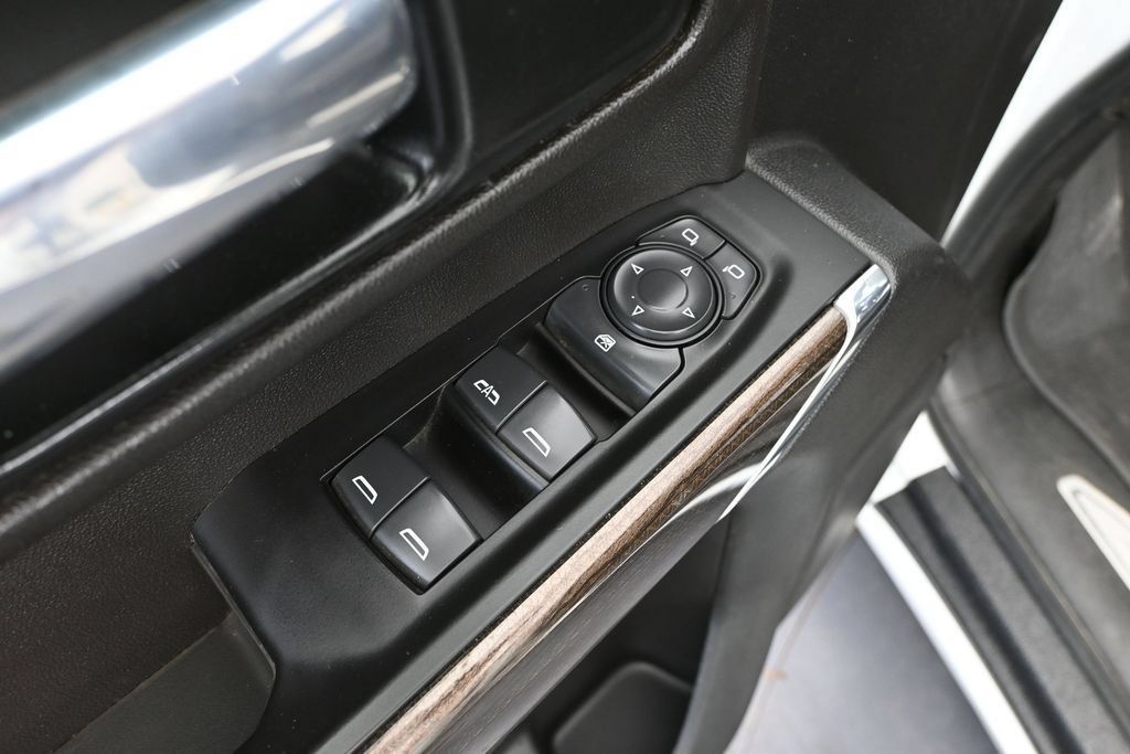 Used 2022 Chevrolet Silverado 2500 LT AWD/4WD image 15