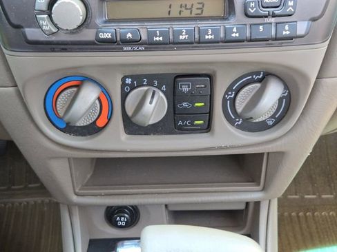 Used 2001 Nissan Sentra GXE FWD image 19