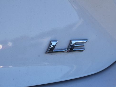 Used 2025 Toyota Camry LE w/ Convenience Package image 19