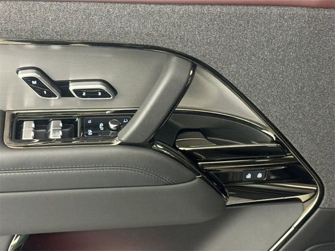 Used 2024 Land Rover Range Rover Sport Dynamic SE image 17